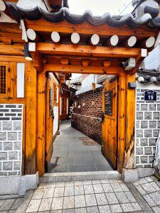 Bukchon Hanok Village Doorway Roaming Atlas