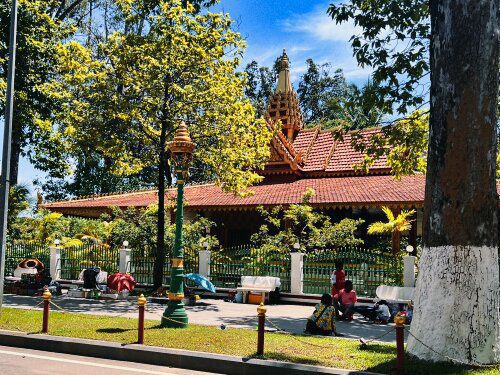 Siem Reap Preah Ang Chek Preah Ang Chorm Shrine Roaming Atlas