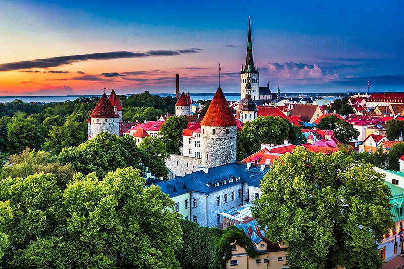 Roaming Atlas Tallinn One Day Itinerary Toompea Castle